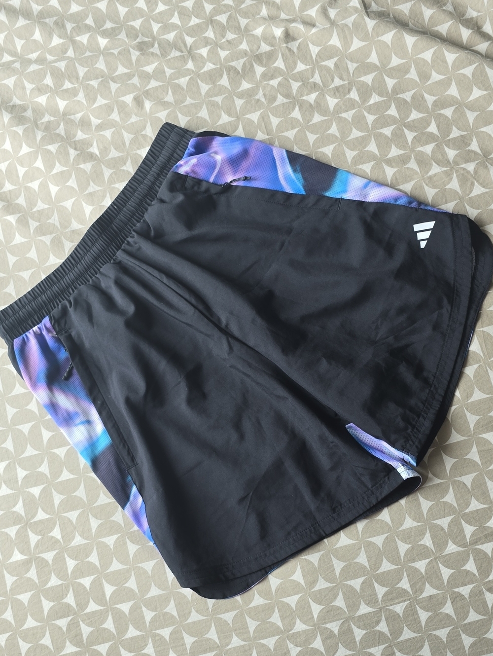 Short Adidas Designed 4 Move Hiit Men's

Black Shorts with Purple-Blue Accent